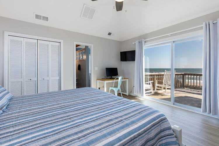 2nd Floor King with Private Bath