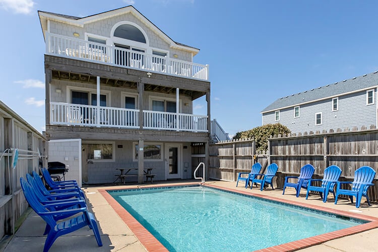 6 BR : 6.2 BA in NAGS HEAD