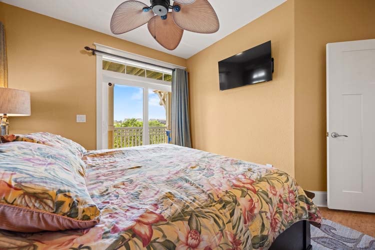 1st Floor King with Private Bath