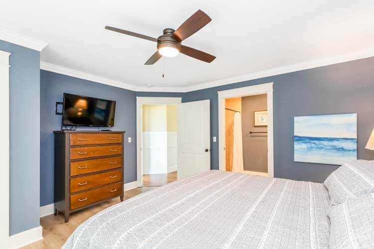 1st Floor King with Private Bath (Special Access)