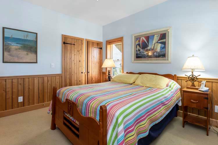 Ground Floor Queen with Shared Bath