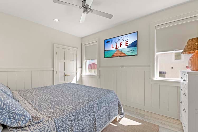 1st Floor King with Private Bath