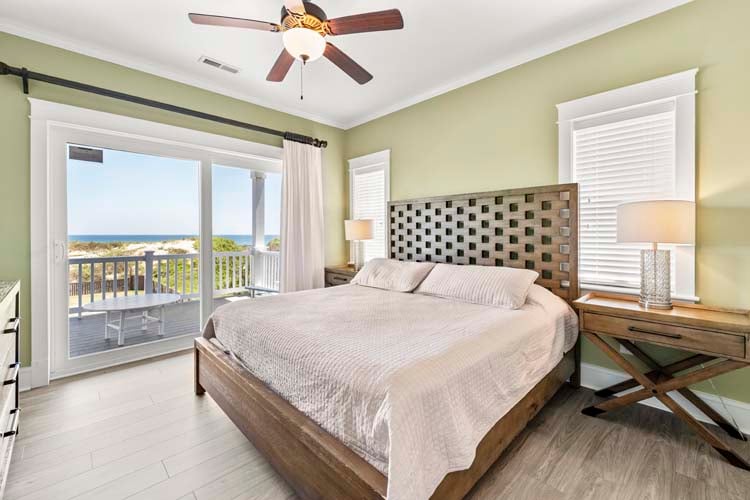 1st Floor King with Private Bath