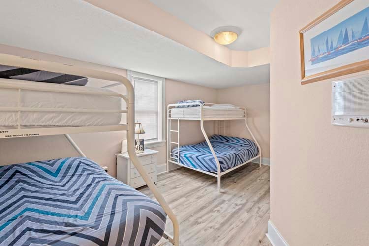 Ground Floor Pyramid Bunks with Shared Bath