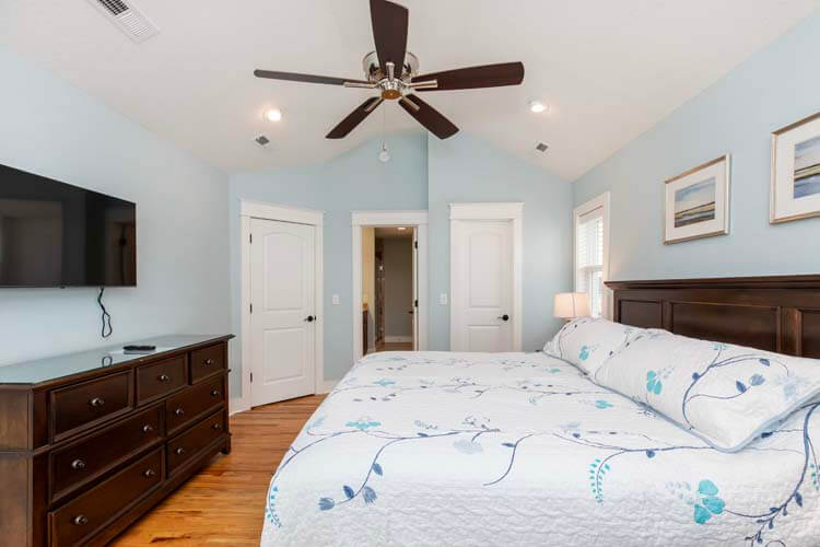 2nd Floor King with Private Bath #1