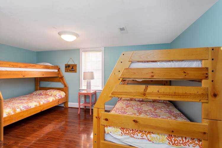 Ground Floor Pyramid Bunks with Shared Bath (Wilbur & Orville)