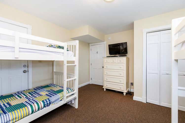 1st Floor Twin Bunks Bedroom