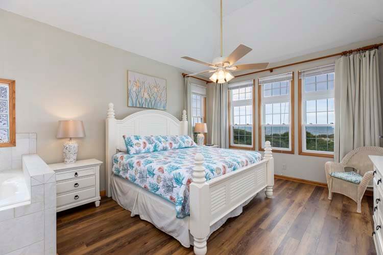 2nd Floor King with Private Bath