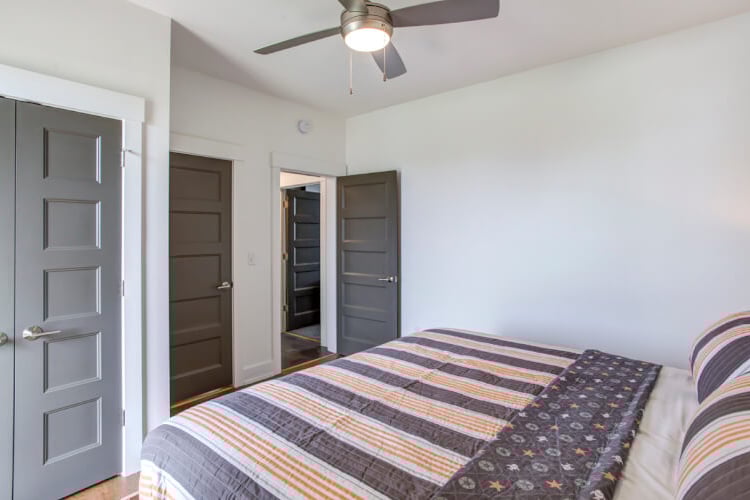 Ground Floor King with Shared Bath