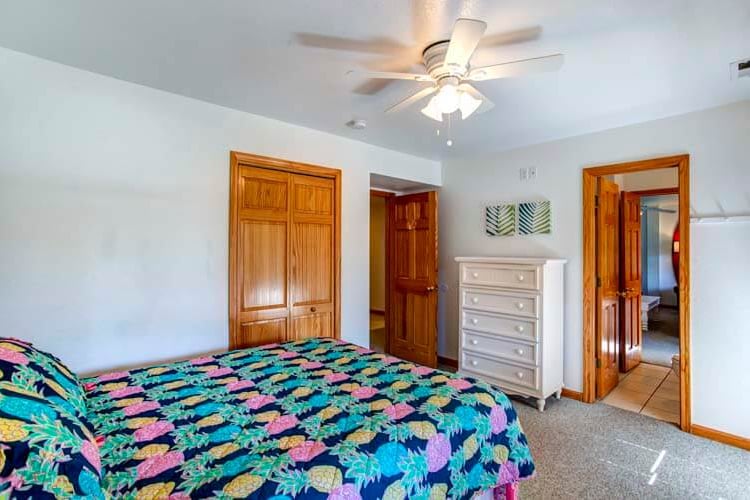 Ground Floor Queen with Shared Bath