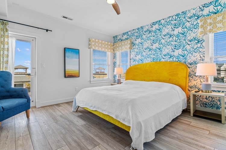 1st Floor Oceanside King with Private Bath