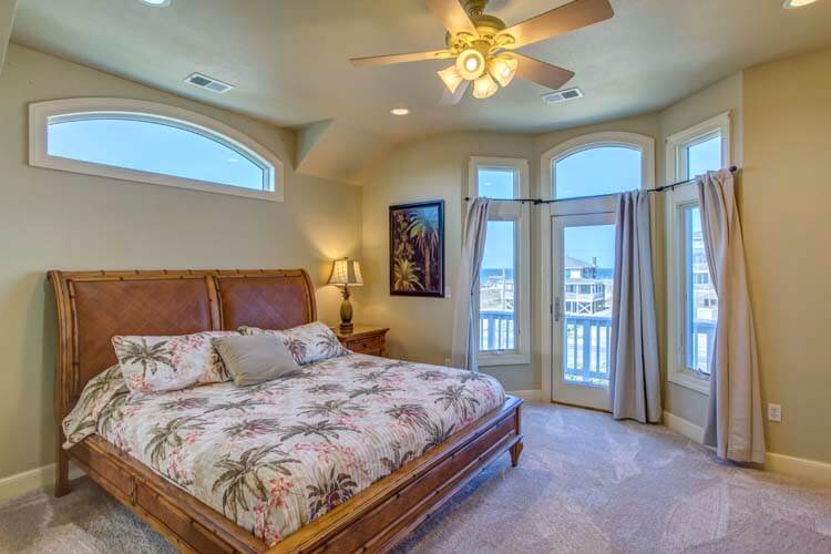 2nd Floor King with Private Bath