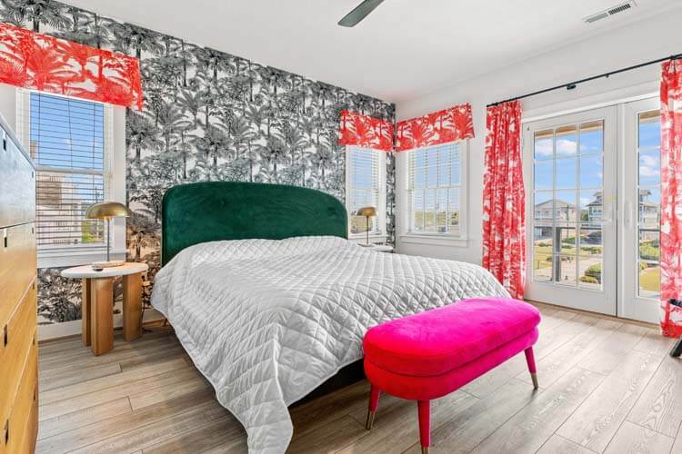 1st Floor Westside King with Private Bath