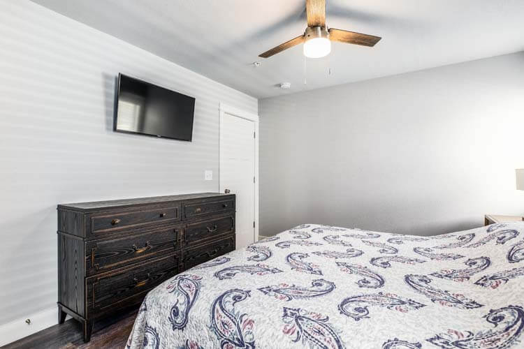 1st Floor King with Private Bath