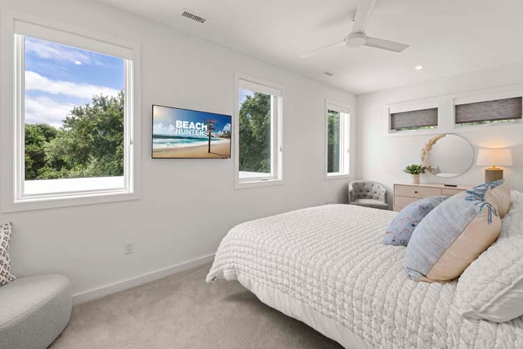 2nd Floor California King with Private Bath