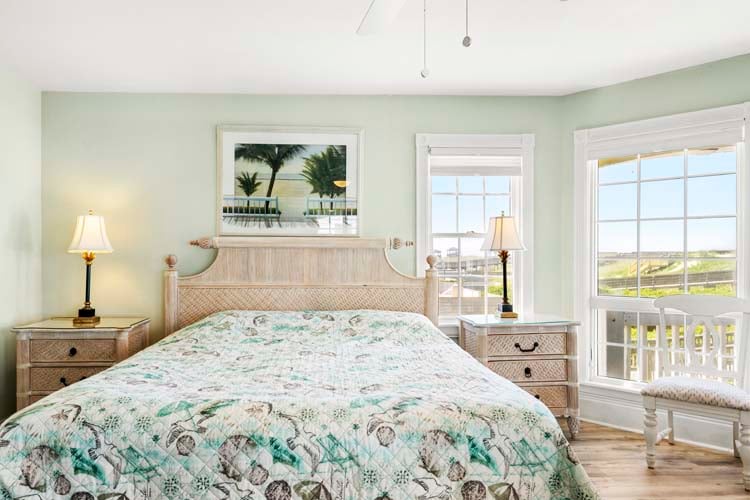 1st Floor Oceanside King with Private Bath