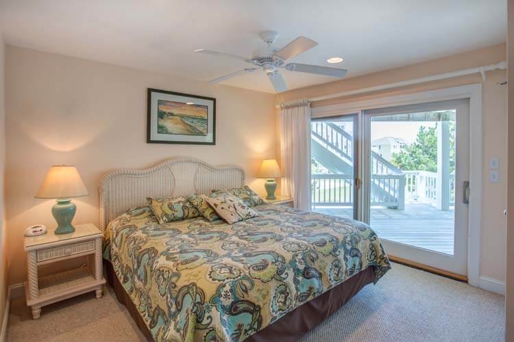 1st Floor King with Private Bath