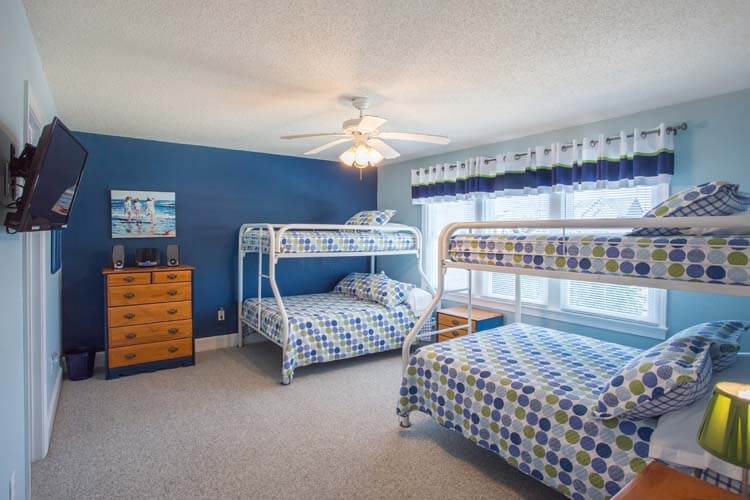 1st Floor Pyramid Bunks with Shared Bath