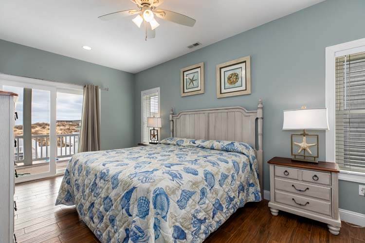 1st Floor King with Private Bath (13)