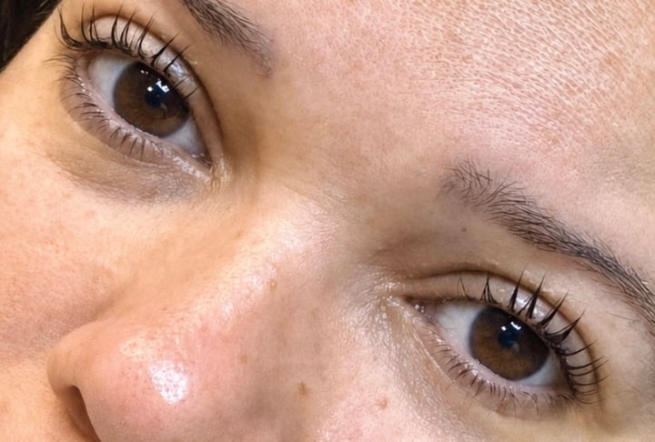 Brow Lamination por Bianca Lima Pereira