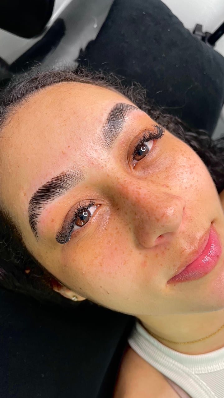 Brow Lamination por Stefany Santos