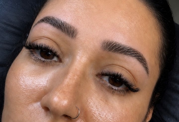 Brow Lamination por Bianca Lima Pereira