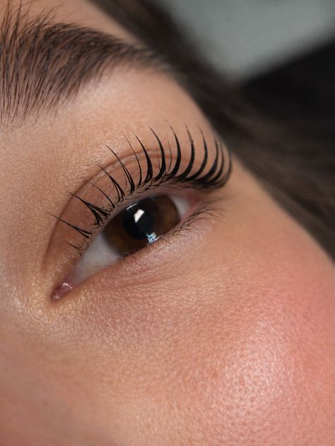 Brow Lamination por Letícia Cunha