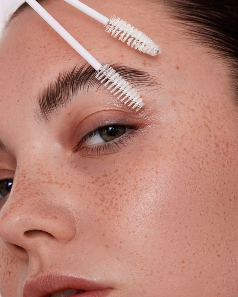Brow Lamination por Marcela Soares