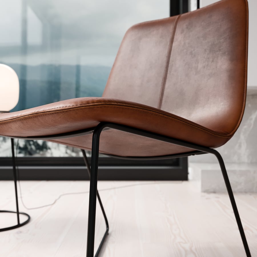 Réplica da poltrona West Elm Zion, castanha
