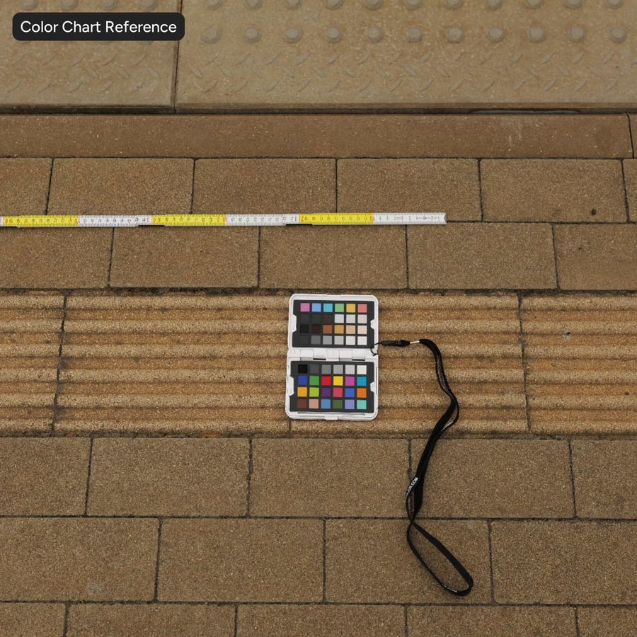 Texture de trottoir en béton pour bande de roulement et adhérence tactile, rayures jaunes