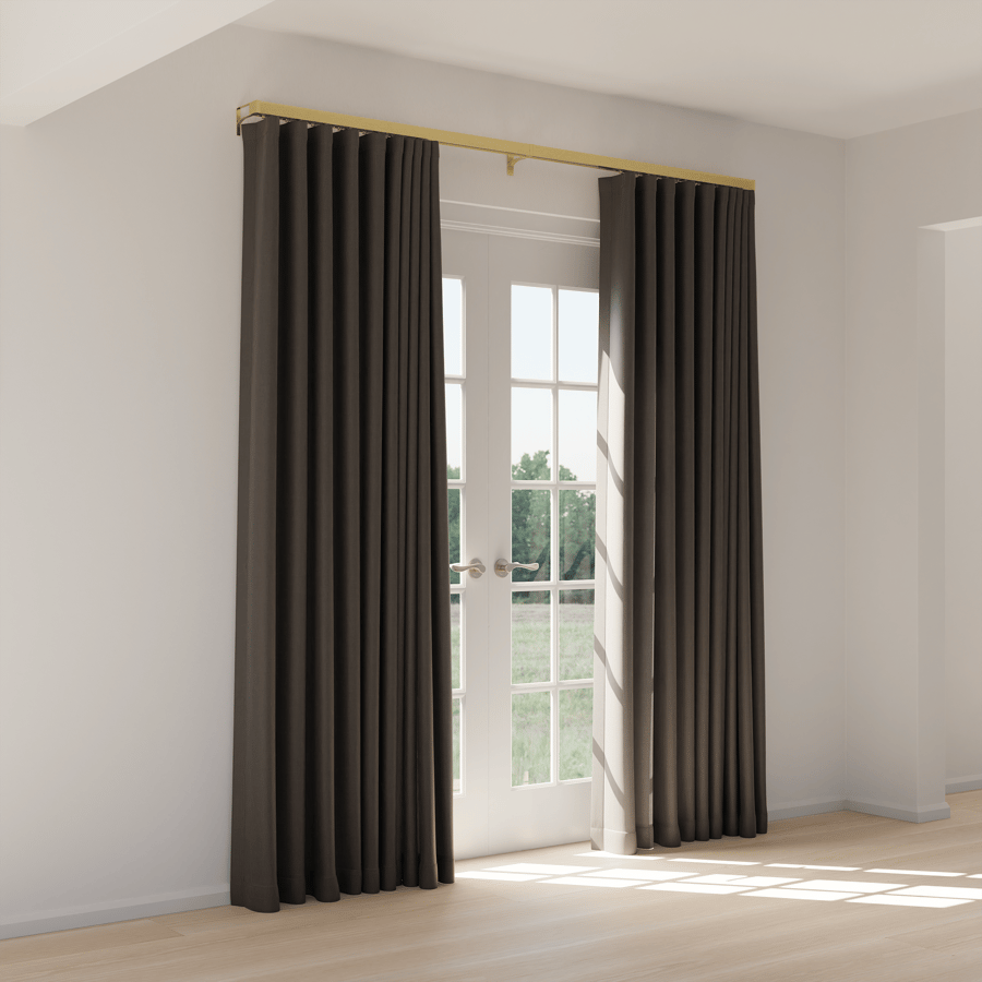 Modelo de cortinas parcialmente abertas com pregas onduladas, cinza