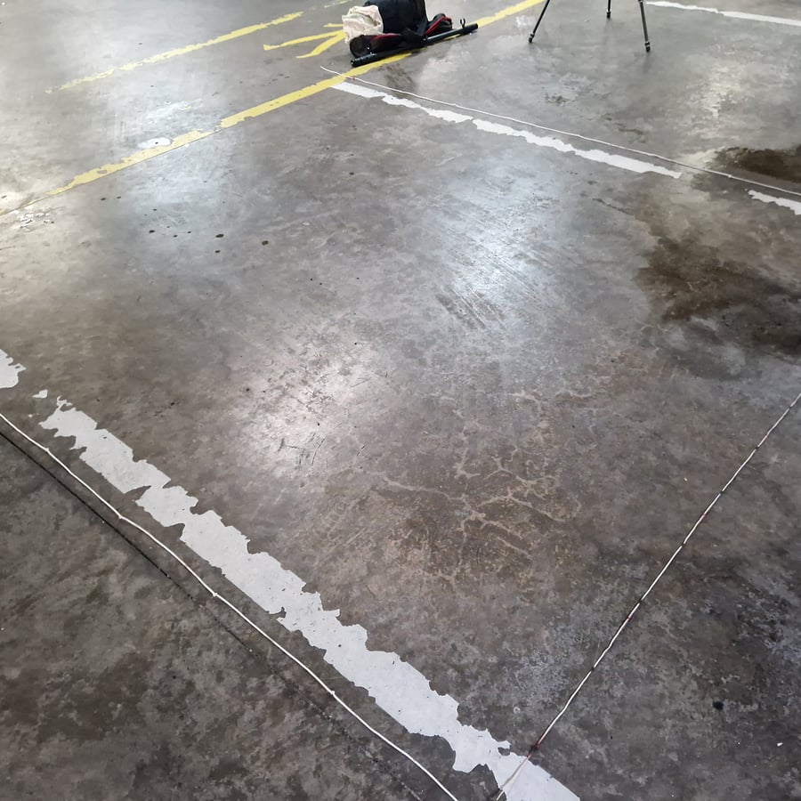 Textura de hormigón desgastado para plaza de aparcamiento, beige