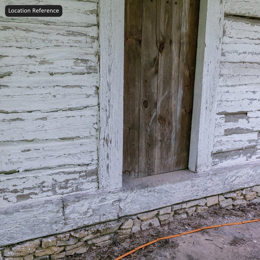 Kết cấu cửa gỗ tróc sơn, màu trắng