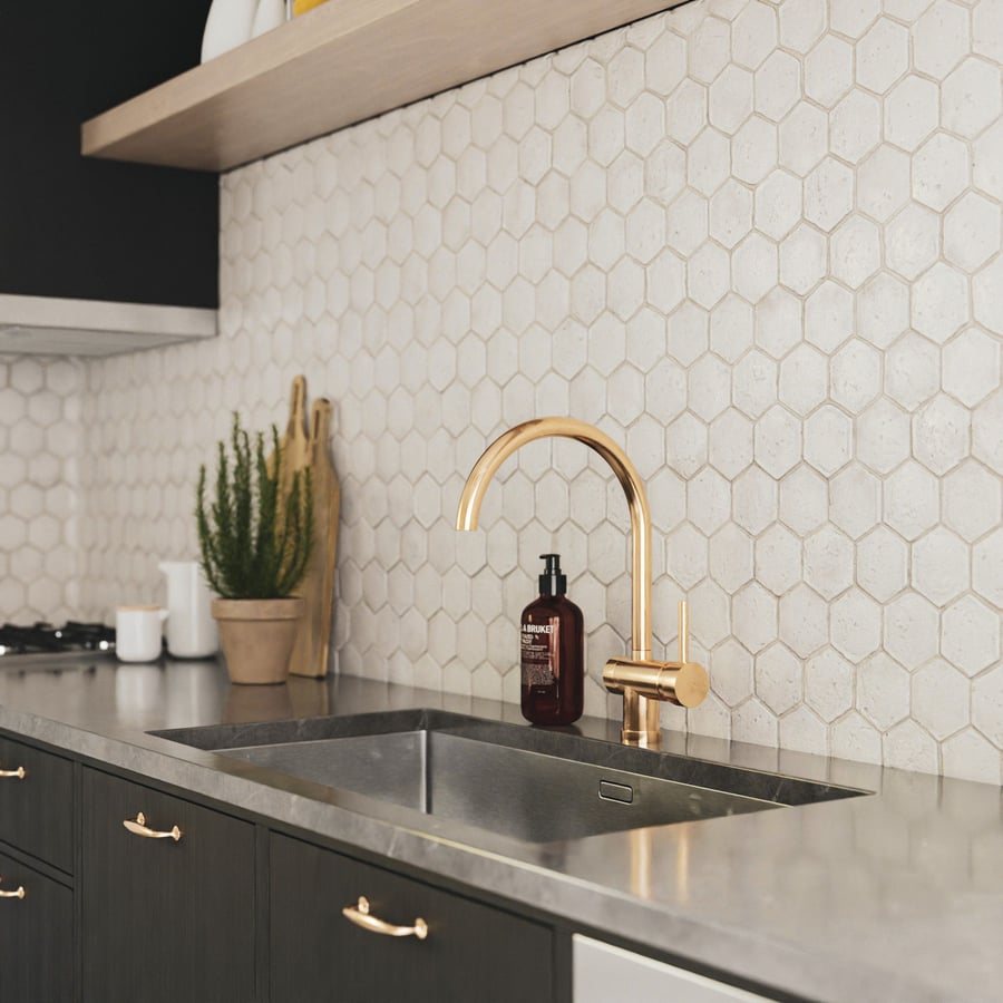 Textura de azulejo hexagonal em terracota mate, branco
