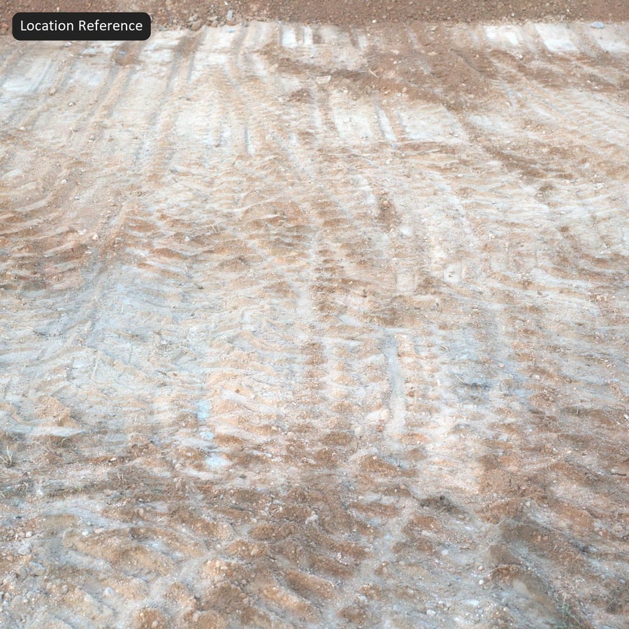 湿泥土纹理上的轮胎印记