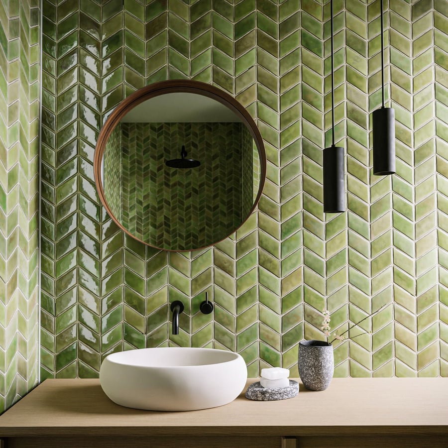 Textura de azulejo cerâmico brilhante Chevron, verde