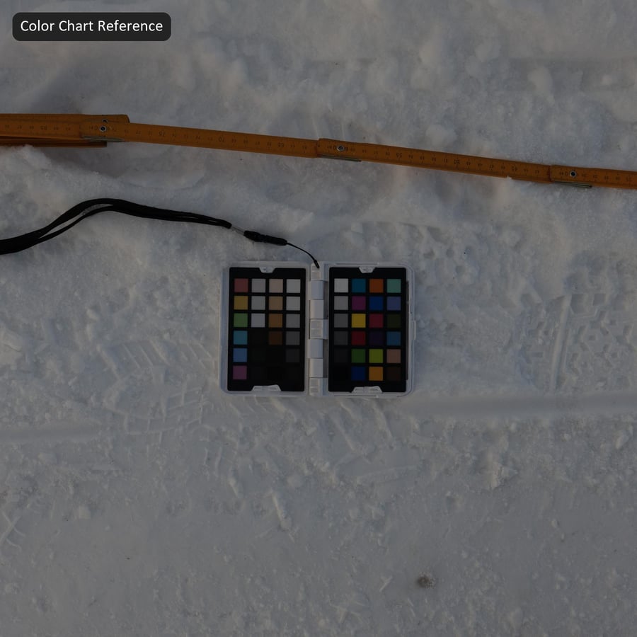 Däckspår på snöig väg Textur