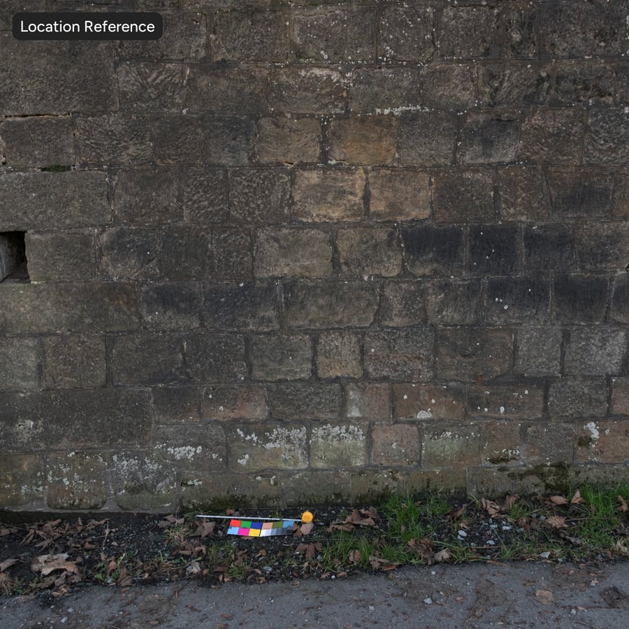 Wand van verweerde stenen blokken