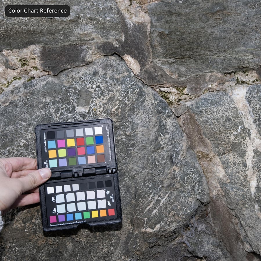 Texture tường đá bazan vụn phủ địa y