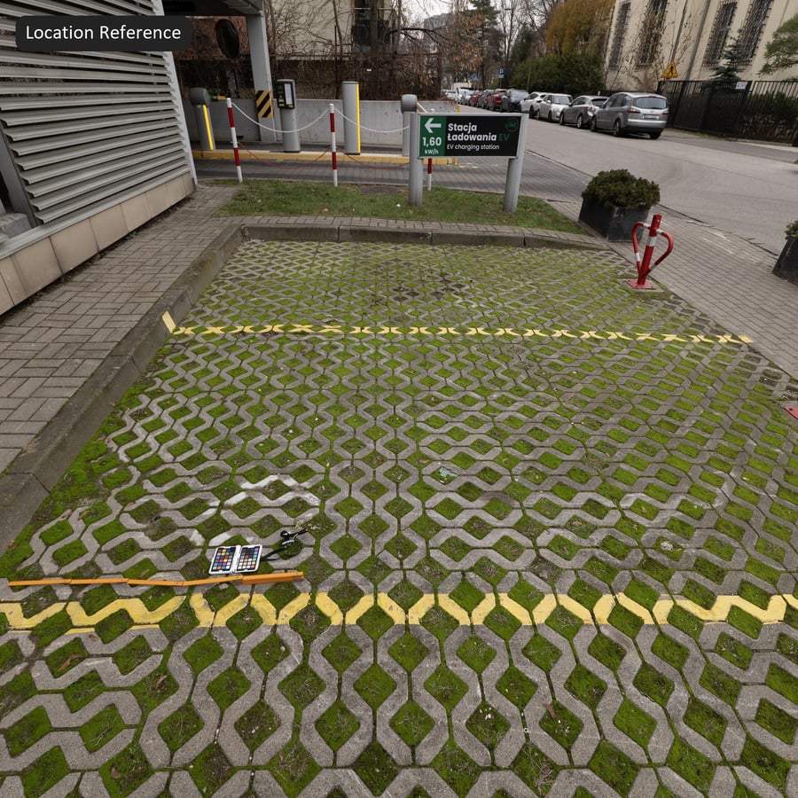 Textura cik-cak eko dlažby s trávou
