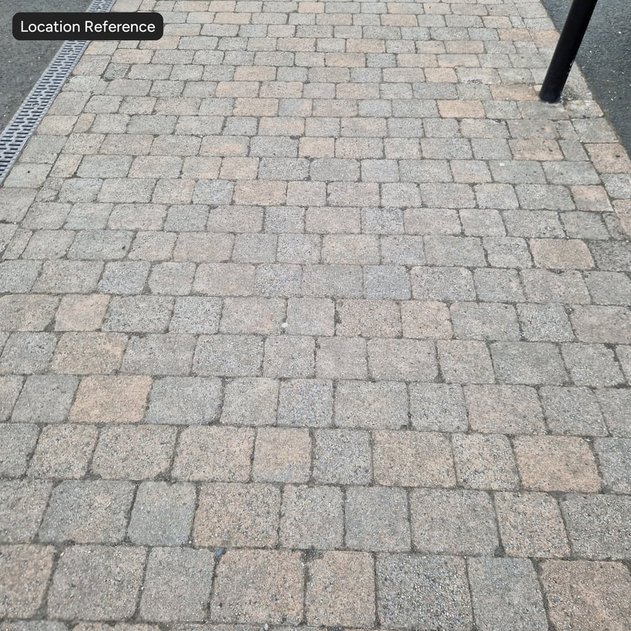 Texture de pavés alternés en pierre agrégée