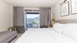 Deluxe Pool Views gallery image 1