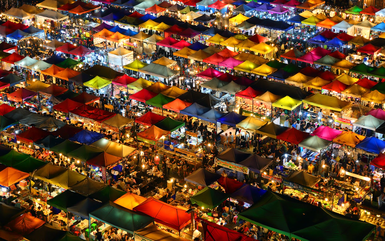 Rod Fai Night Market Srinakarin gallery image 1