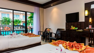 Grand Deluxe Pool Views gallery image 1