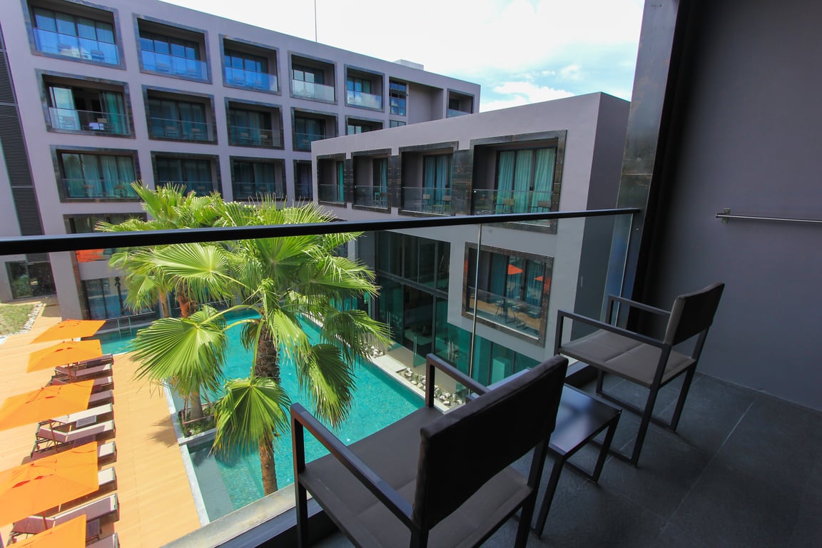 Deluxe Room Pool View — Sugar Marina Resort Surf