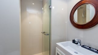 Deluxe Pool Access gallery image 3