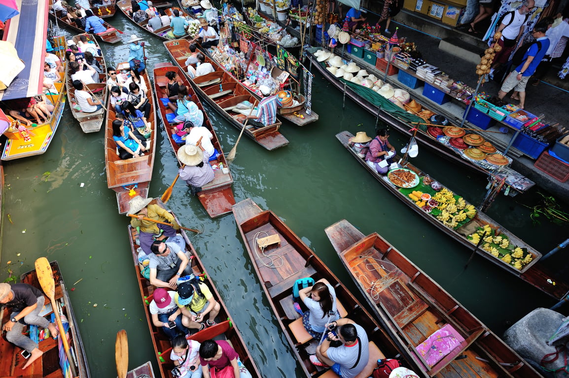 Amphawa Floating Market gallery image 1
