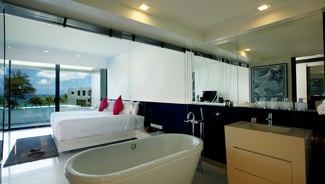 Jacuzzi Suite gallery image 3
