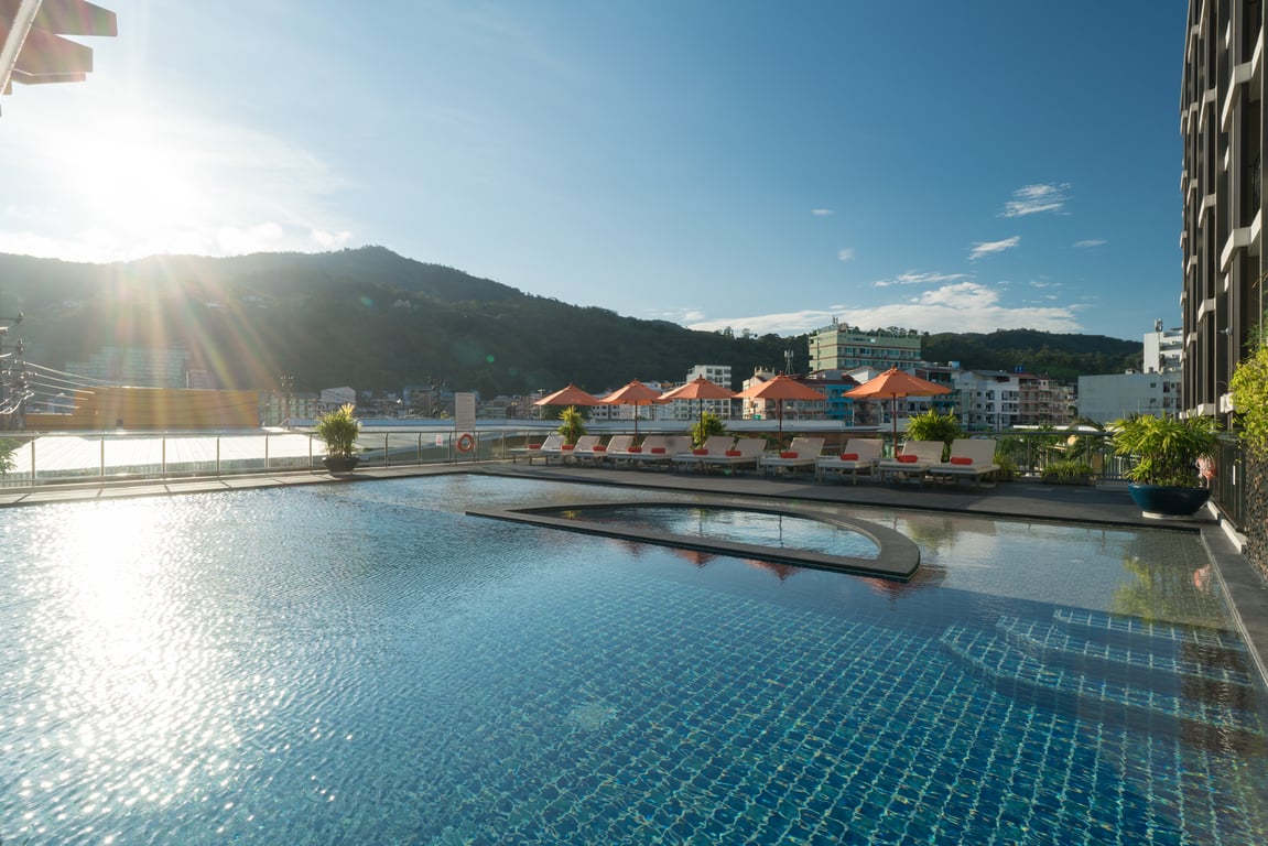 New Square Patong Hotel 7 days & James Bond trip gallery image 1
