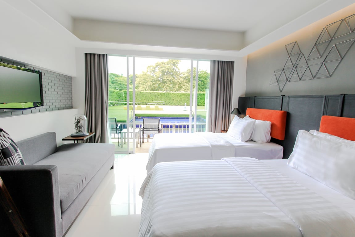 Deluxe Pool Access — Sugar Marina Resort ART
